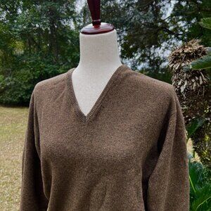 Women’s Brown V-Neck Sweater Medium Classic Knit Long Sleeve Winter